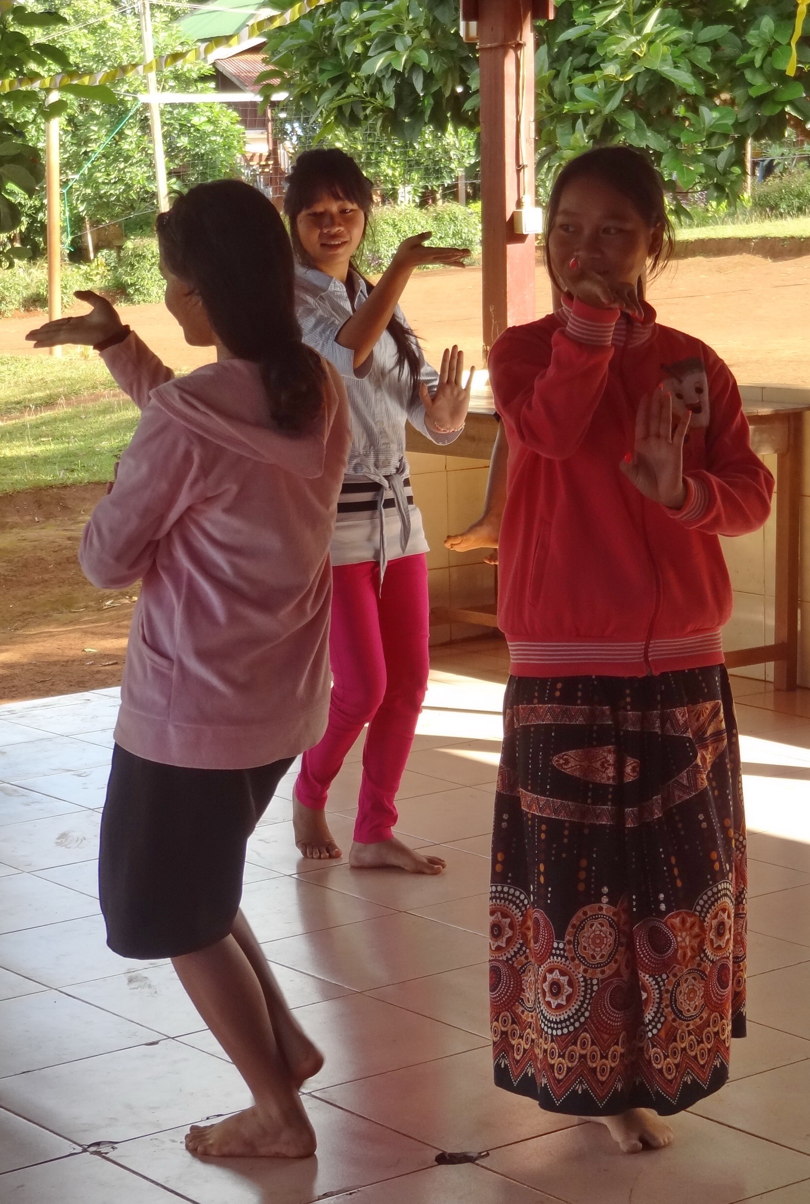 Cambodia Dancing Girls