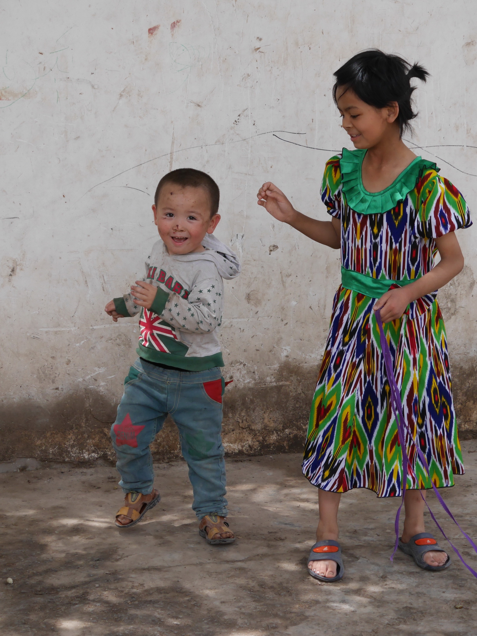 Xinjiang Playing Kids_resize